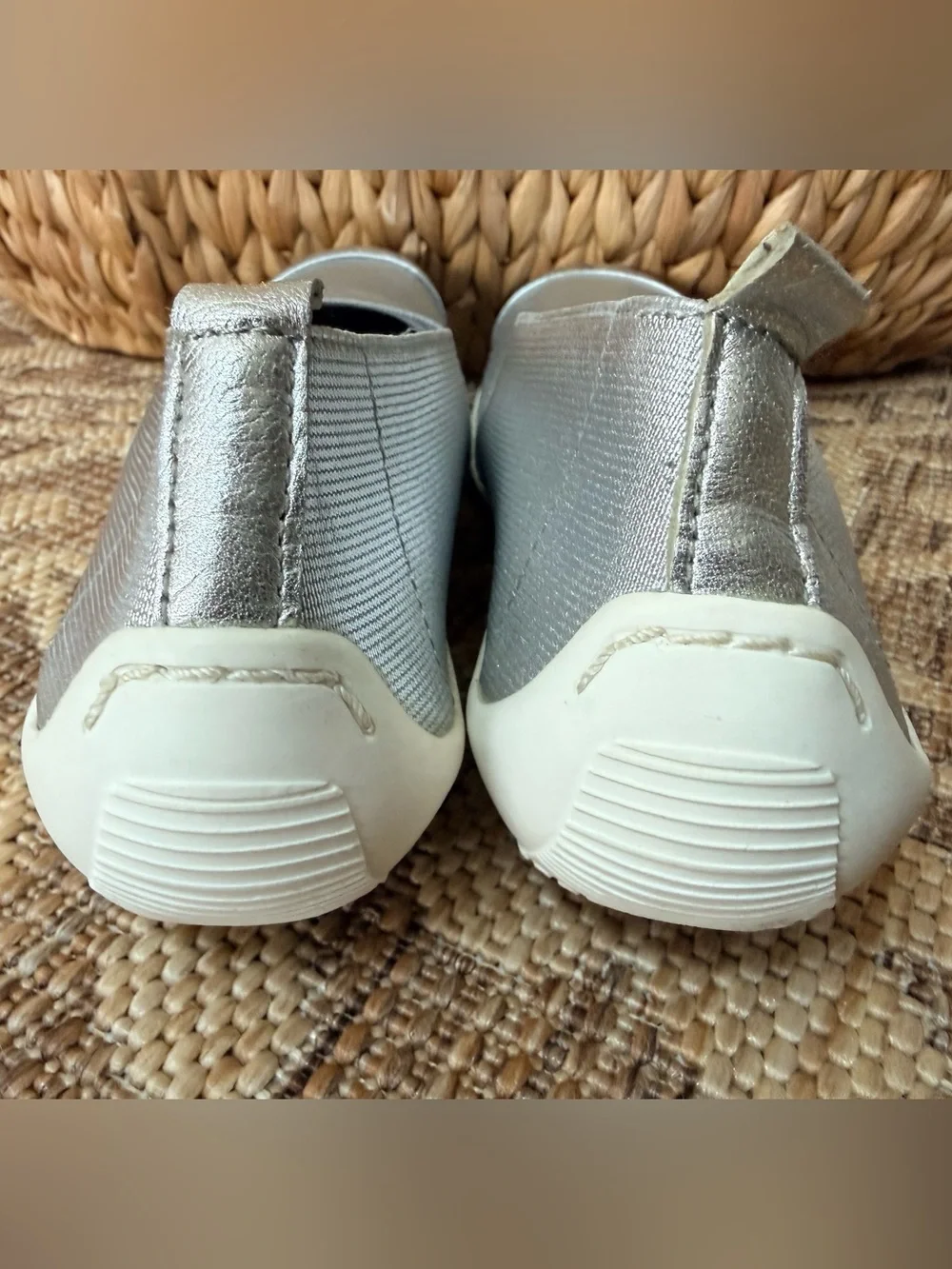 Ros Hommerson Caruso Silver 62021-85 Casual Shoe Lycra Slip-on Sz 8.5N MSRP $114